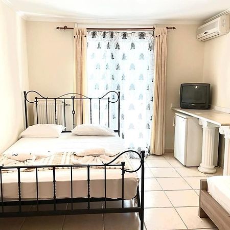 Calypso Hotel Siviri Bagian luar foto