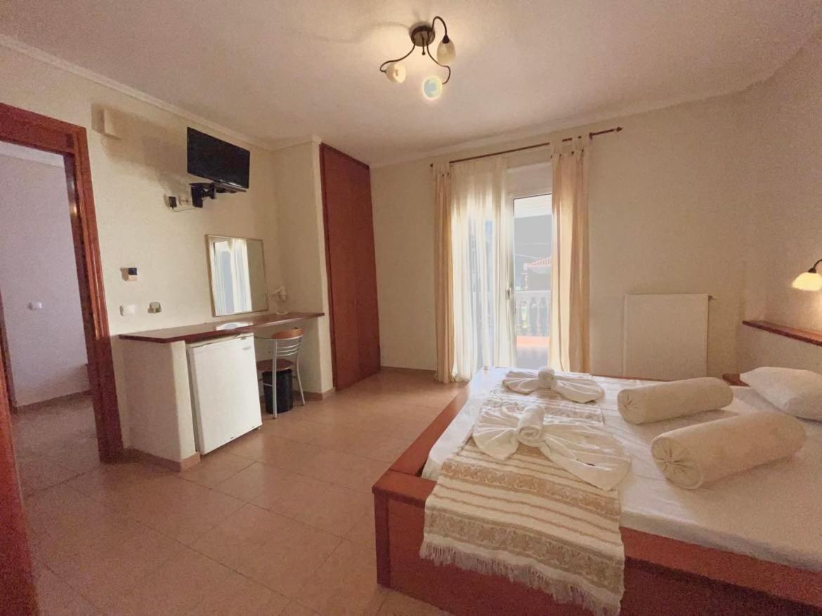 Calypso Hotel Siviri Bagian luar foto