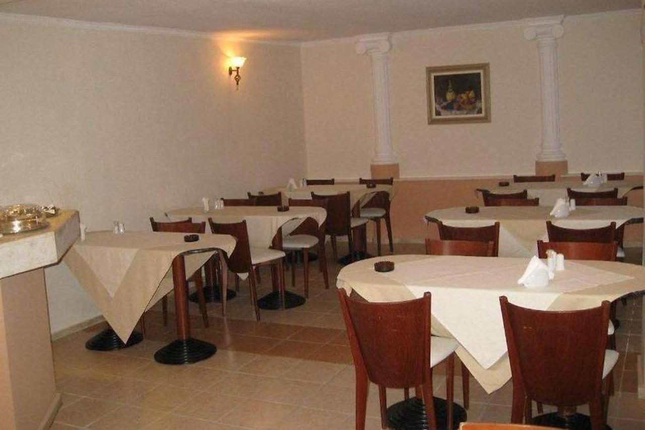 Calypso Hotel Siviri Bagian luar foto